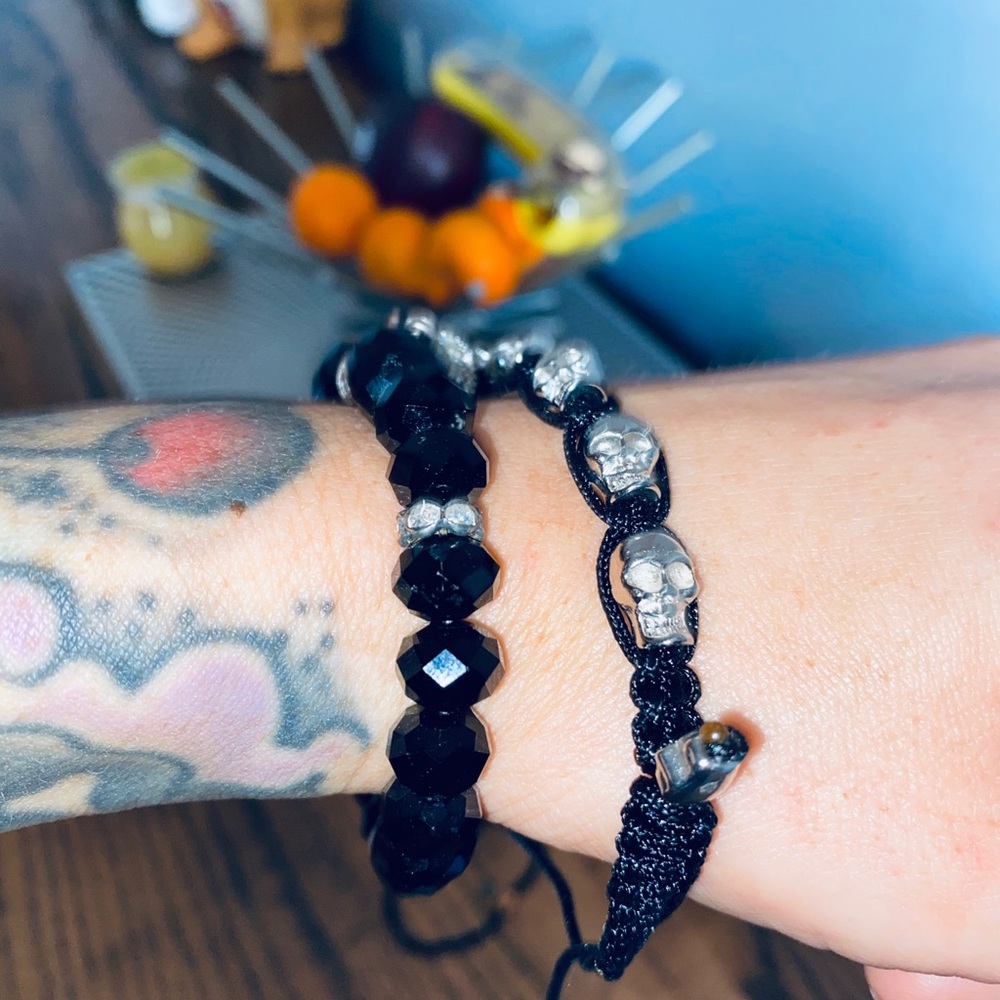 Set of 3 black beaded w/ skull +anchor bracelets - Picture 6 of 8